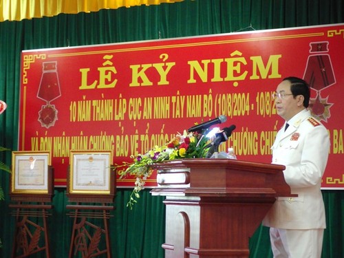 Maintaining political security and boosting development in southwestern region - ảnh 1